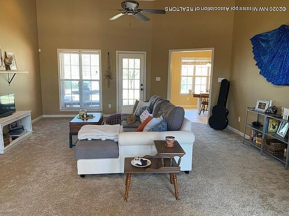 3rd image of 1045 Deer Creek Dr