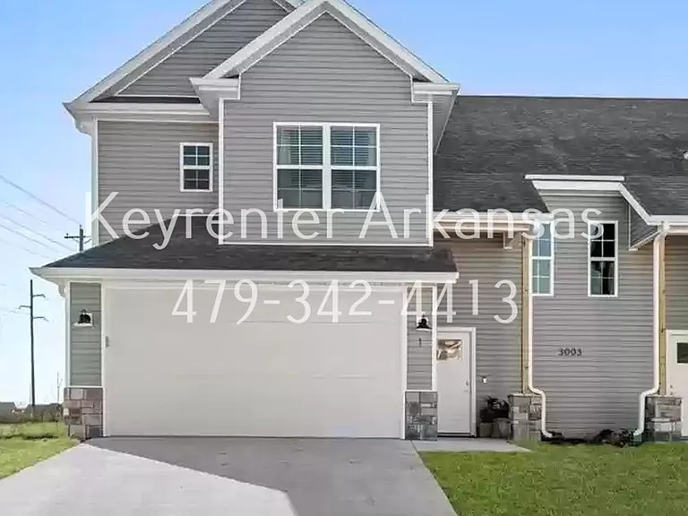 Come live in this brand new duplex in the heart of NWA — Photo 2
