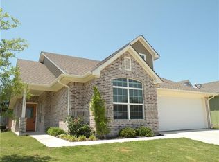 211 Camelot St, Glen Rose, TX 76043