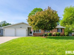 516 E Pine St, Metamora, IL 61548