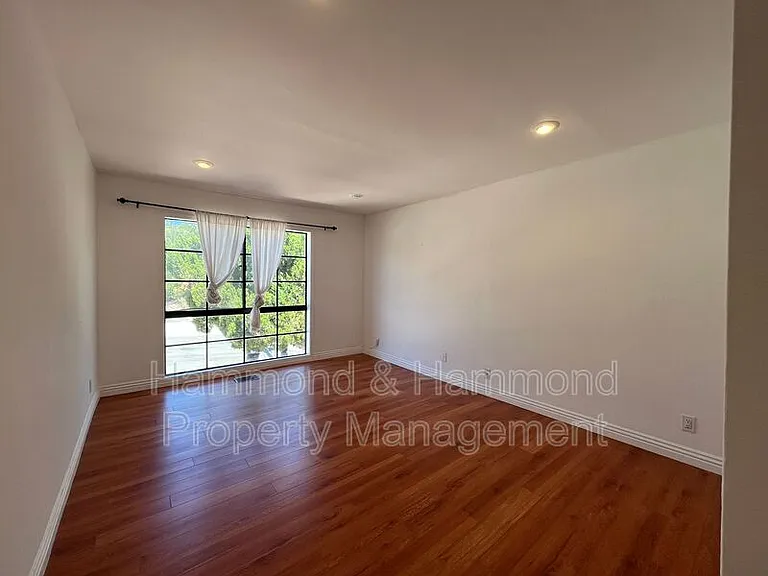 4527 Stark Ave — Photo 21
