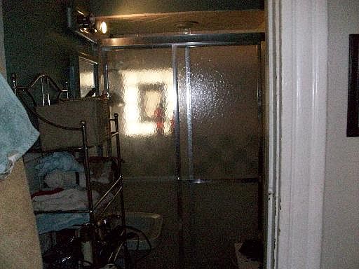 4th image of 2217 N Leavitt St