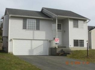 15609 40th Ave E, Tacoma, WA 98446
