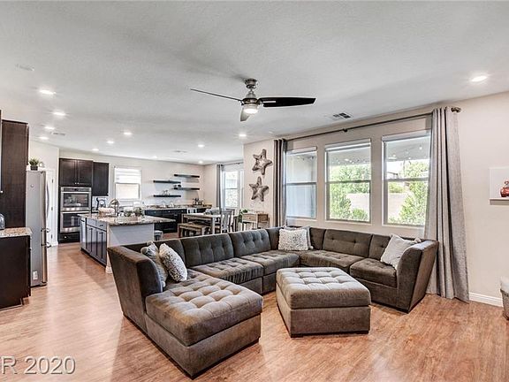 3rd image of 940 Glenhaven Pl