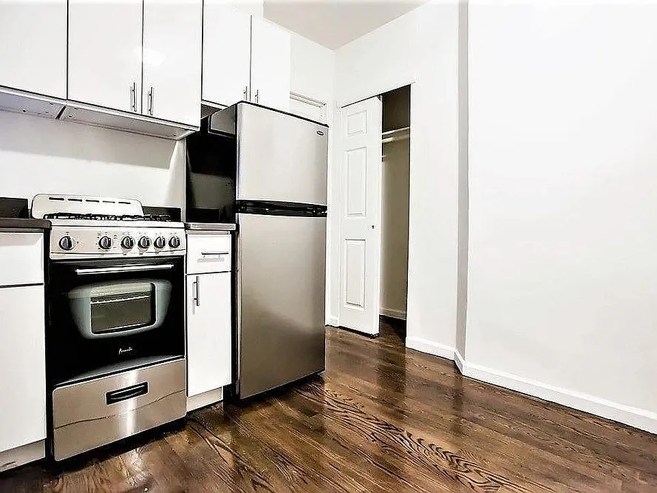 304 E 62nd St #9