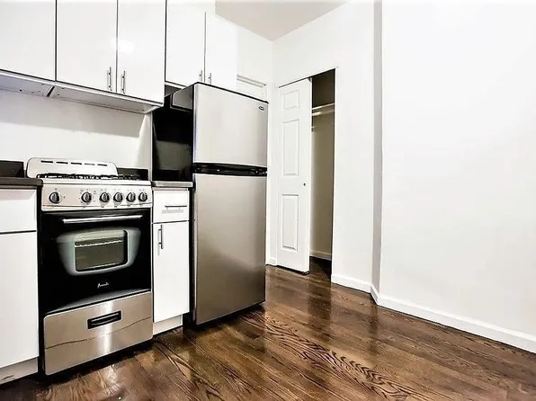 304 East 62nd Street image 1 of 4
