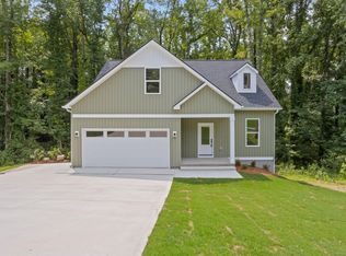 8 Pinewood Dr, Taylors, SC 29687