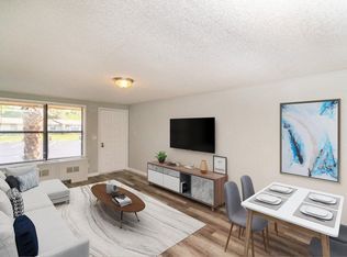 2401 S 25th St APT 9D, Fort Pierce, FL 34981