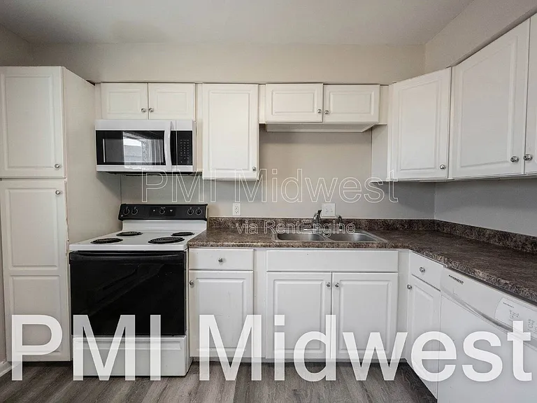 140 Maple Park Dr #3 — Photo 11
