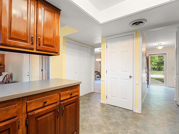 4th image of 6726 Kanata Ct