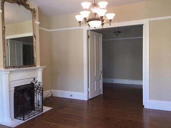 2nd image of 2858 Steiner St