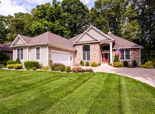 395 Arbor Rdg, Benton Harbor, MI 49022