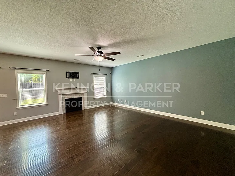 4526 Mountain Ivy Dr — Photo 7