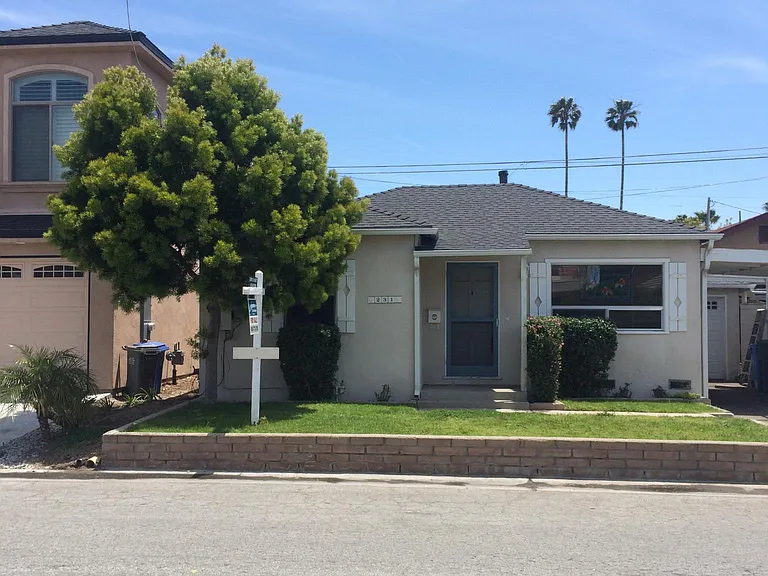 231 Placentia Ave — Photo 1