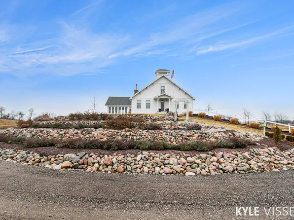 10455 Five Mile Rd NE, Ada, MI 49301