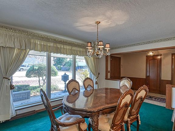5th image of 424 Thorton Dr
