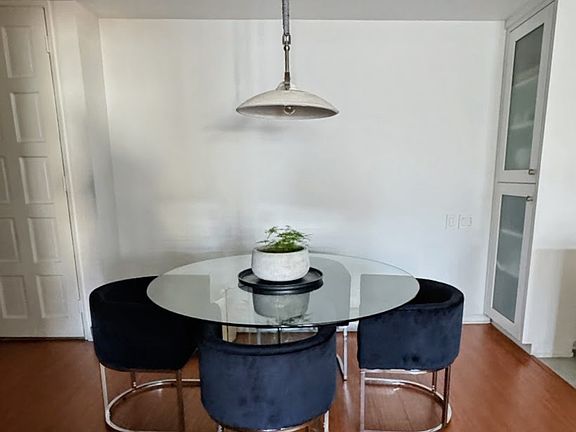 4th image of 5334 Lindley Ave