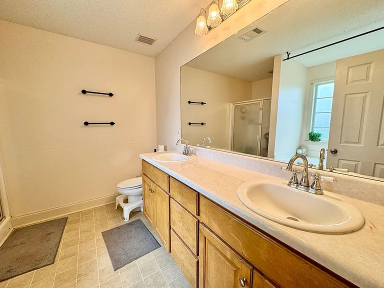 508 Covington Cv — Photo 15