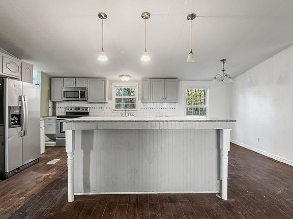 2nd image of 202 Forgotten Ln