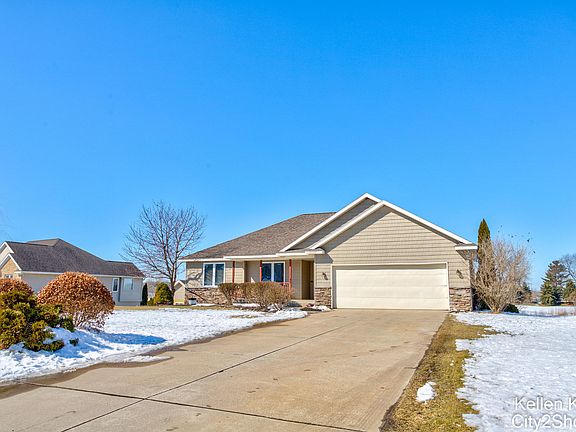 3rd image of 10337 Chinook Dr