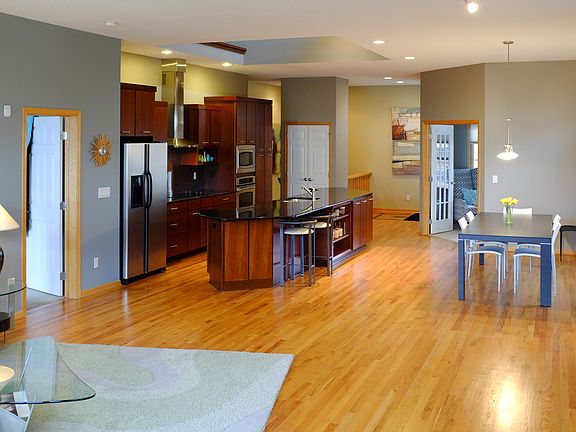 Kitchen / Dining