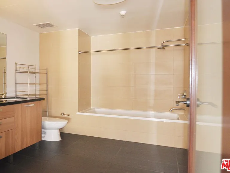 460 S Spring St #1001 — Photo 19