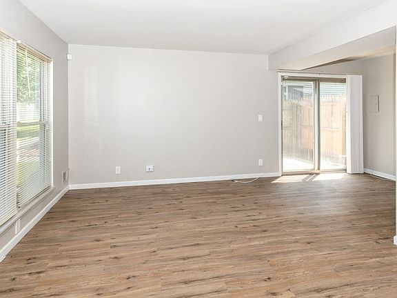 2nd image of 11 Fernwood Dr #I
