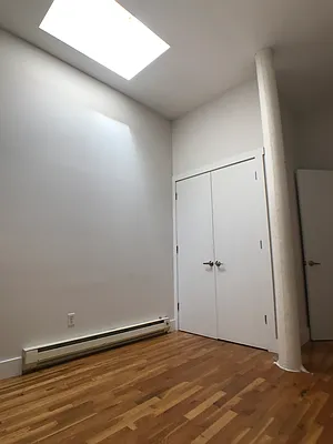 Rented by City Vista Inc | media 16