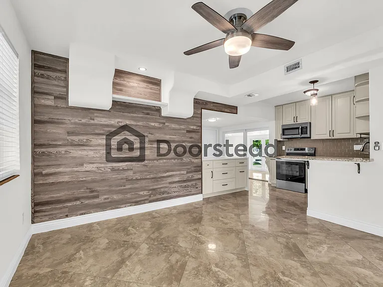 1837 NE 48th Ct — Photo 11