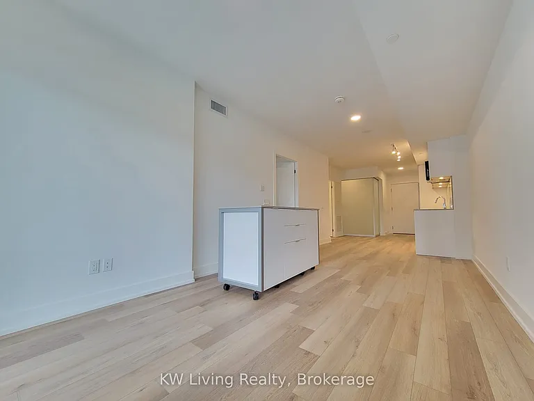 8 Cedarland Dr #1002 — Photo 11