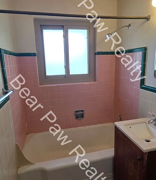 1839 Fremont Ave — Photo 6