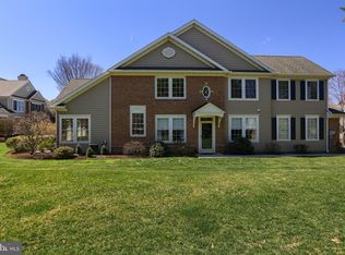 46 Farmview Ln, Lititz, PA 17543