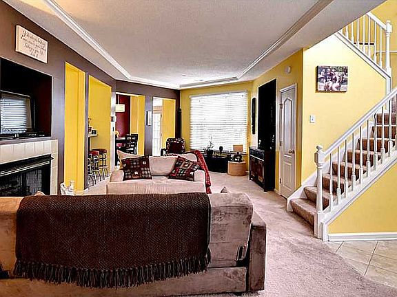 4th image of 646 Windbrook Cir
