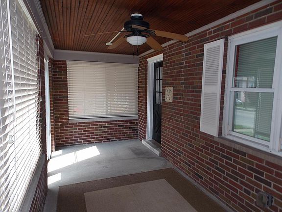3rd image of 3206 Glenmore Ave