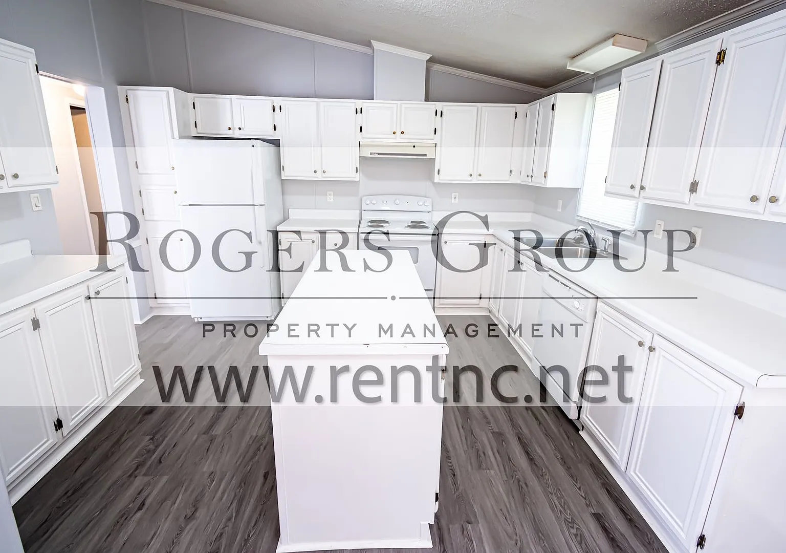 3 bed, 2.0 bath, 1568 sqft, $1,295 — Photo 2