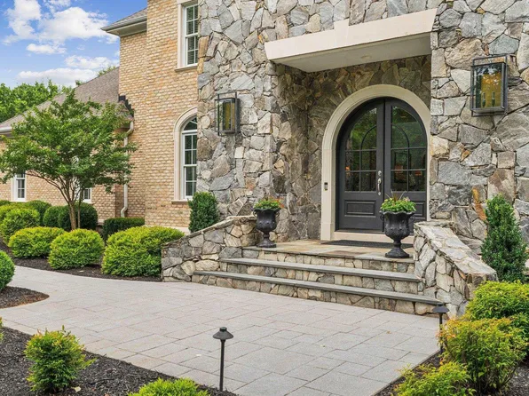 1108 Charterhouse Ct, Keswick, VA 22947