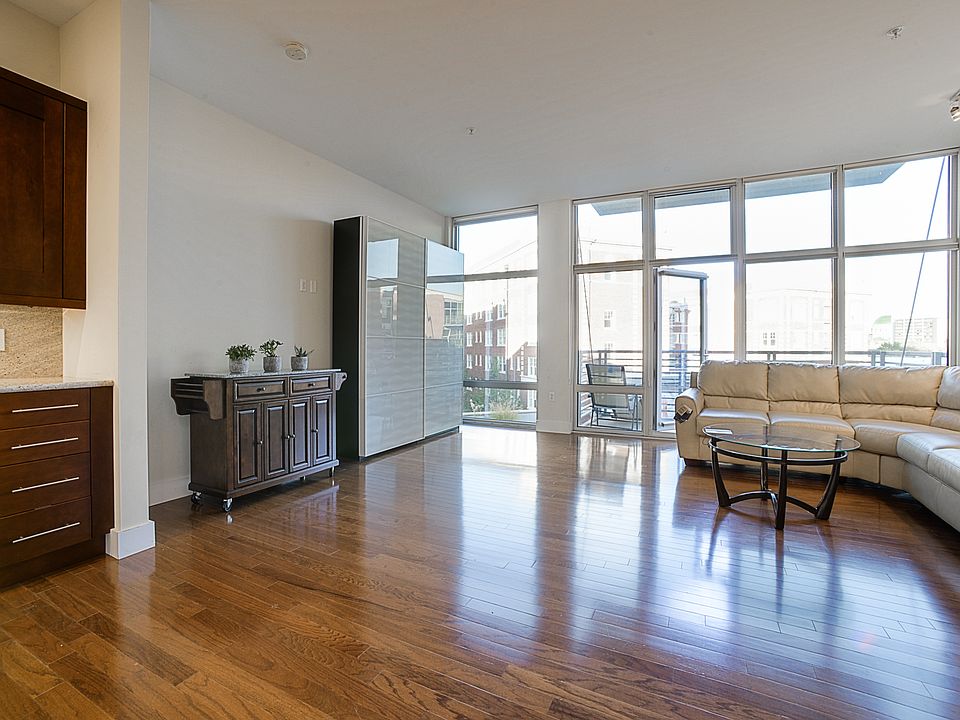 1st image of 9 N Euclid Ave #512