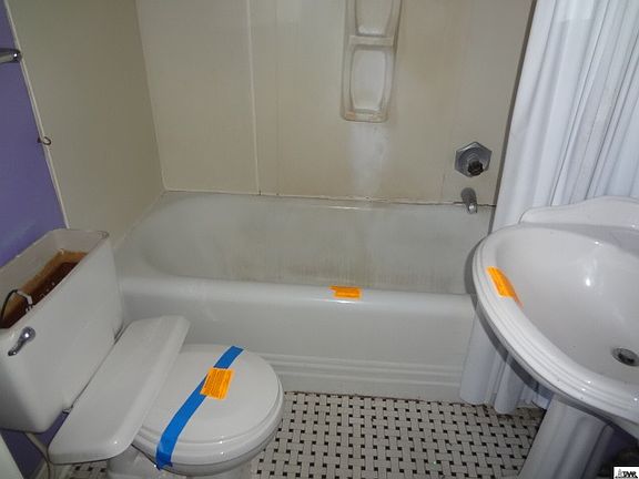 4th image of 334 S 8th St