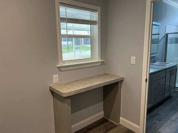 5th image of 219 Bradley Ln #2388