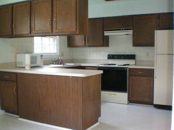 4th image of 7415 Jayhawk St