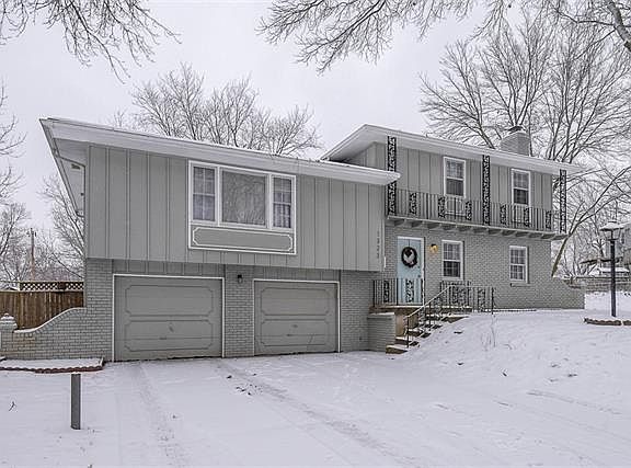 2nd image of 1323 S 50th Dr