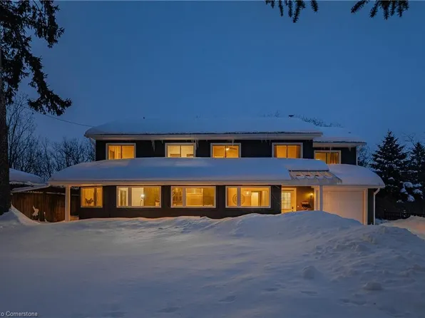 211 W River Rd, Cambridge, ON N1S 2Z9