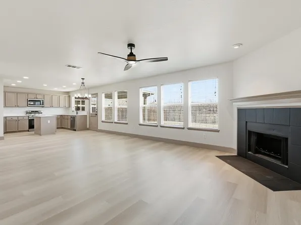 9140 Liberty Crossing Dr, Fort Worth, TX 76131