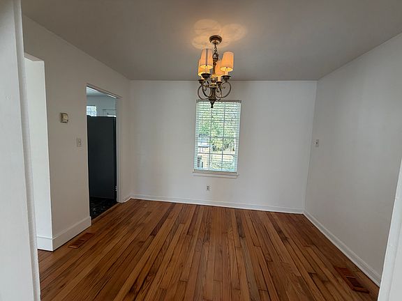 3rd image of 28 Hathaway Rd S