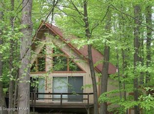 950 Country Place Dr, Tobyhanna, PA