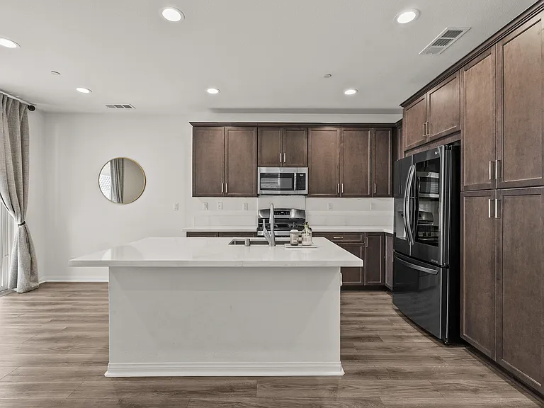 14610 Isla Vista Dr — Photo 2