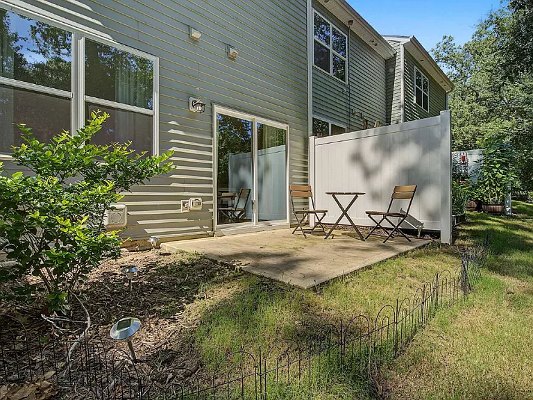 1005 Dakine Dr — Photo 26