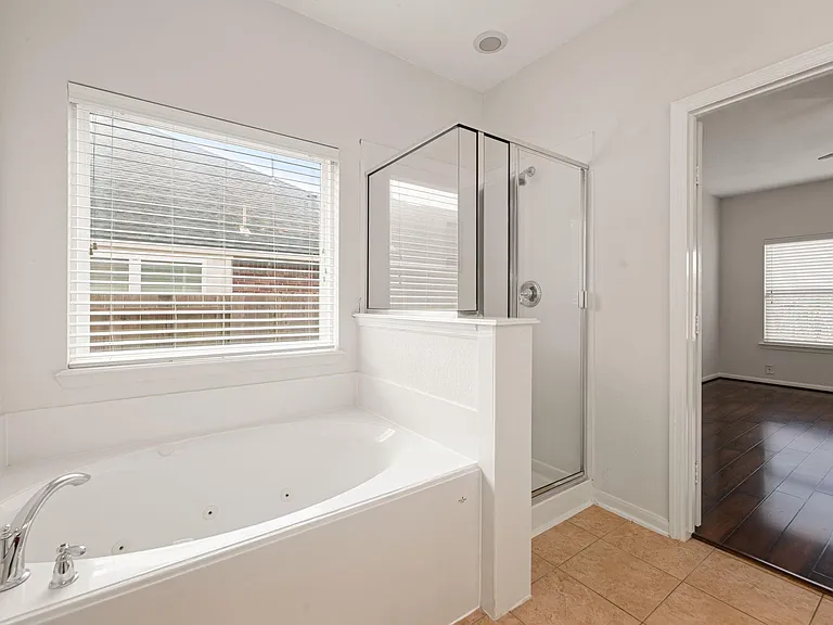 21426 Venture Park Dr — Photo 26