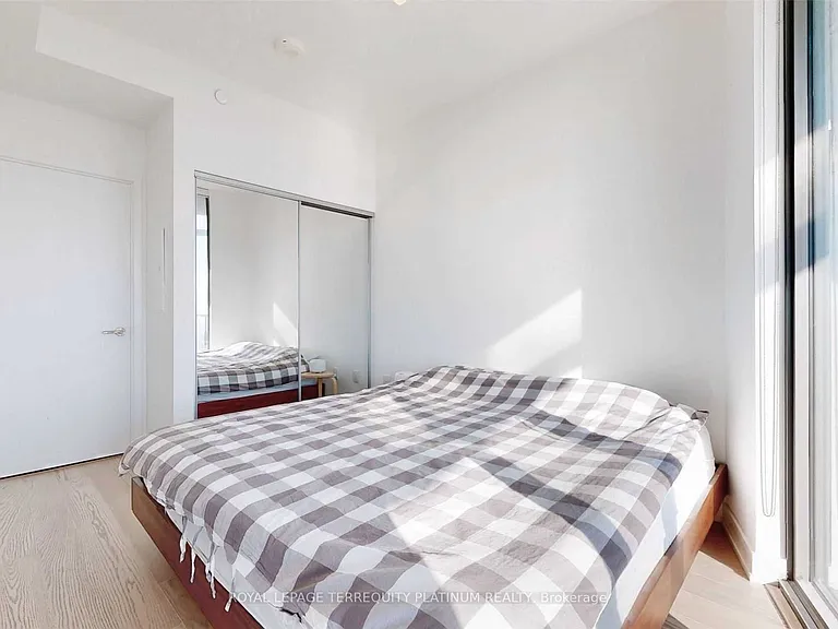 11 Wellesley St W #6005 — Photo 18