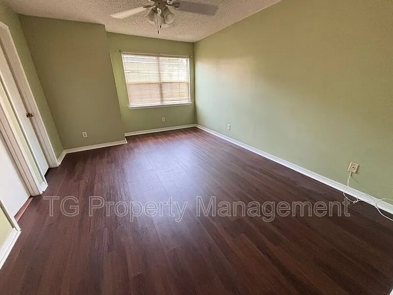 8531 Sturbridge Cir E — Photo 21
